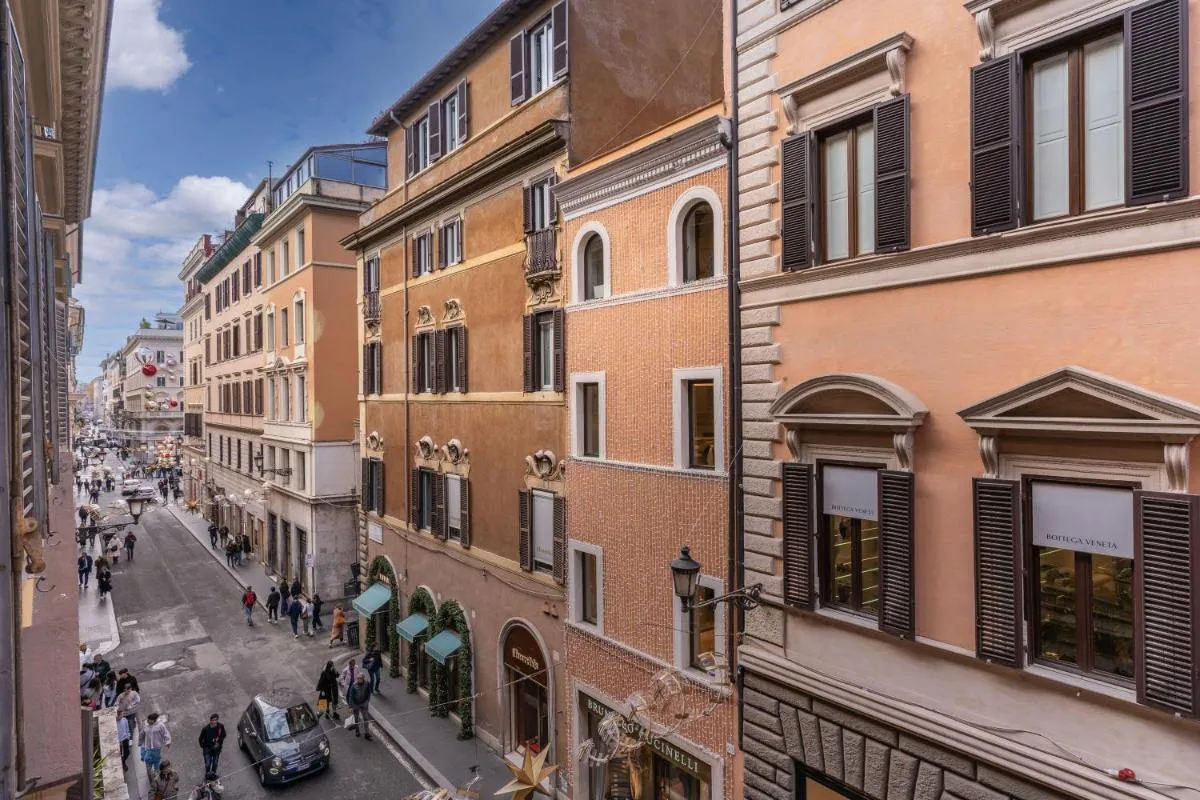 Image 5 of Townhouse Condotti 29