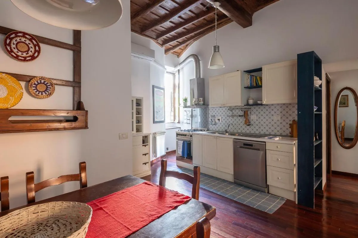 Image 3 of Trastevere Lungaretta apartment