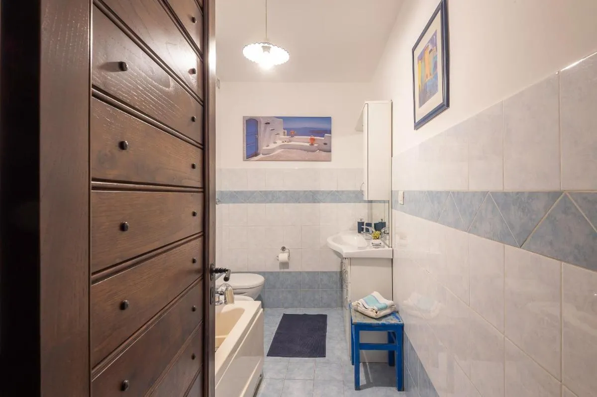 Image 2 of Trastevere Lungaretta apartment