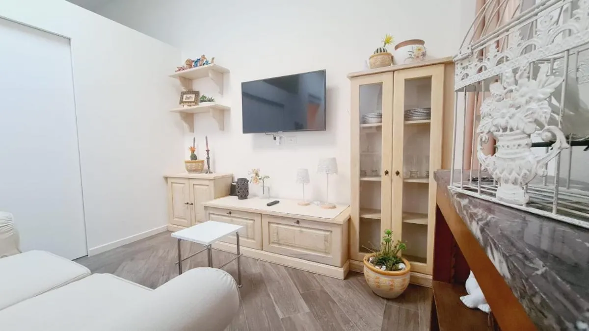 Image 4 of Trastevere rome’s heart charming & cozy appartment 2