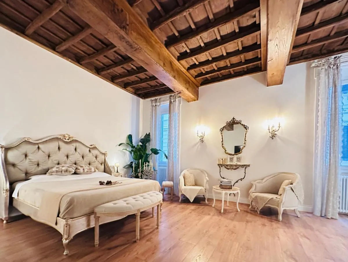 Image 1 of Trevi Fountain Elegant Apartment