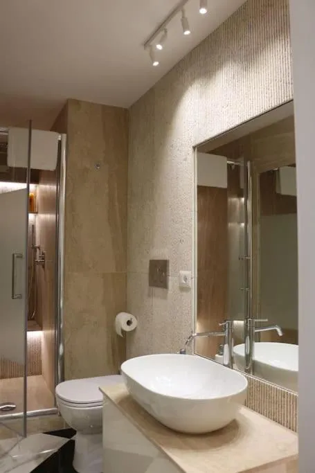 Image 3 of Trevi Fountain Luxury Flat