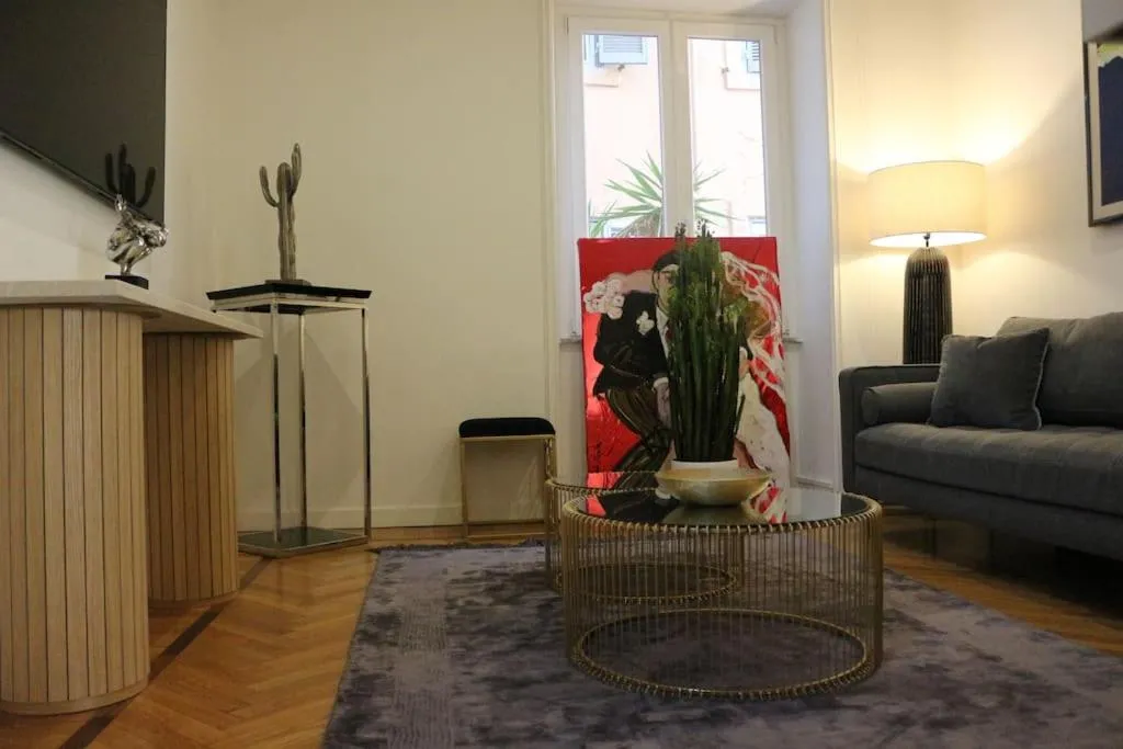Image 4 of Trevi Fountain Luxury Flat