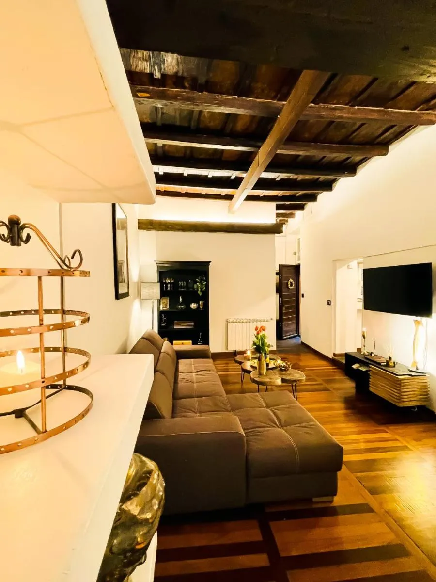 Image 4 of Trevi Fountain Luxury Guest House