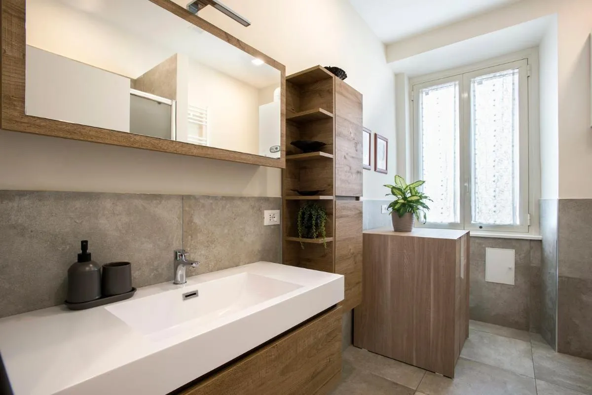 Image 2 of Vaticanestrome Elegant 4-Bedroom Apt in Central Rome Near Vatican-