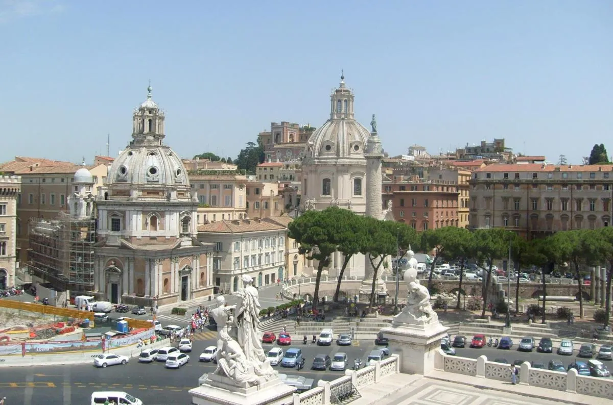 Image 4 of Viale del Colosseo