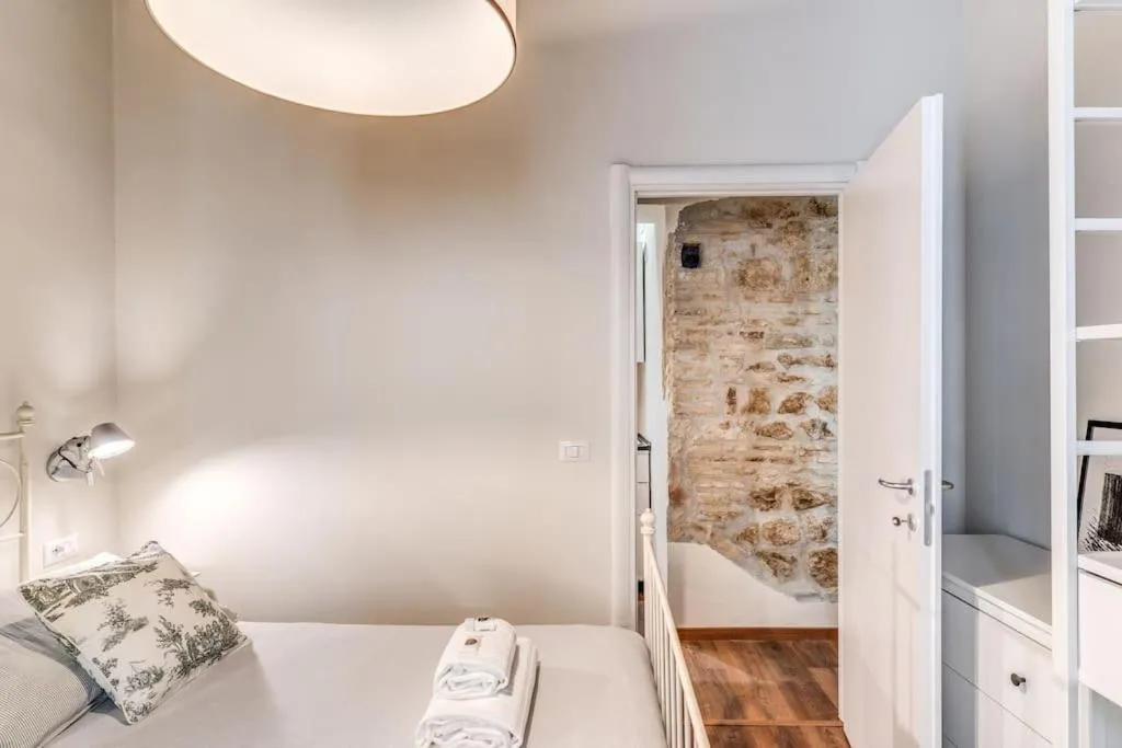 Image 2 of Vicolo leopardo suite Trastevere