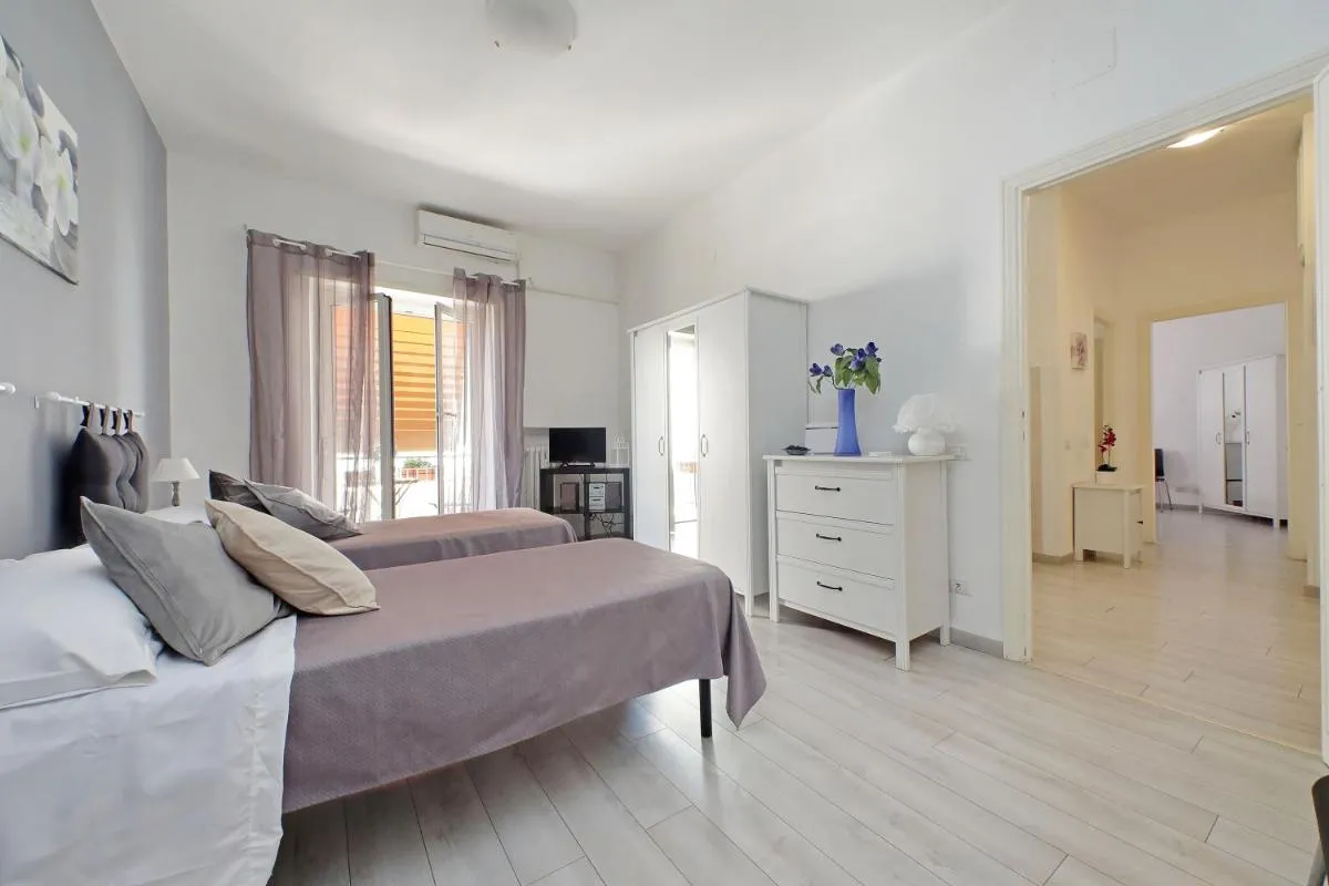 Image 6 of Victoria Apartment