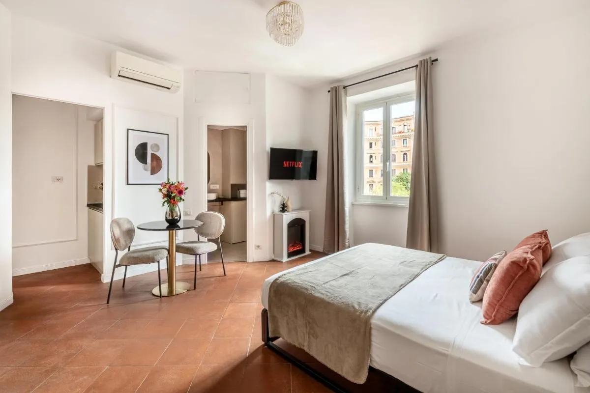 Image 6 of White Flat Termini