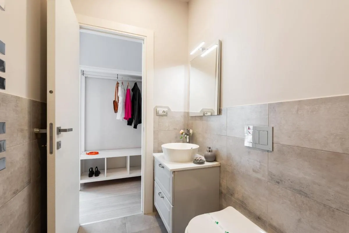 Image 4 of Winkler Suites