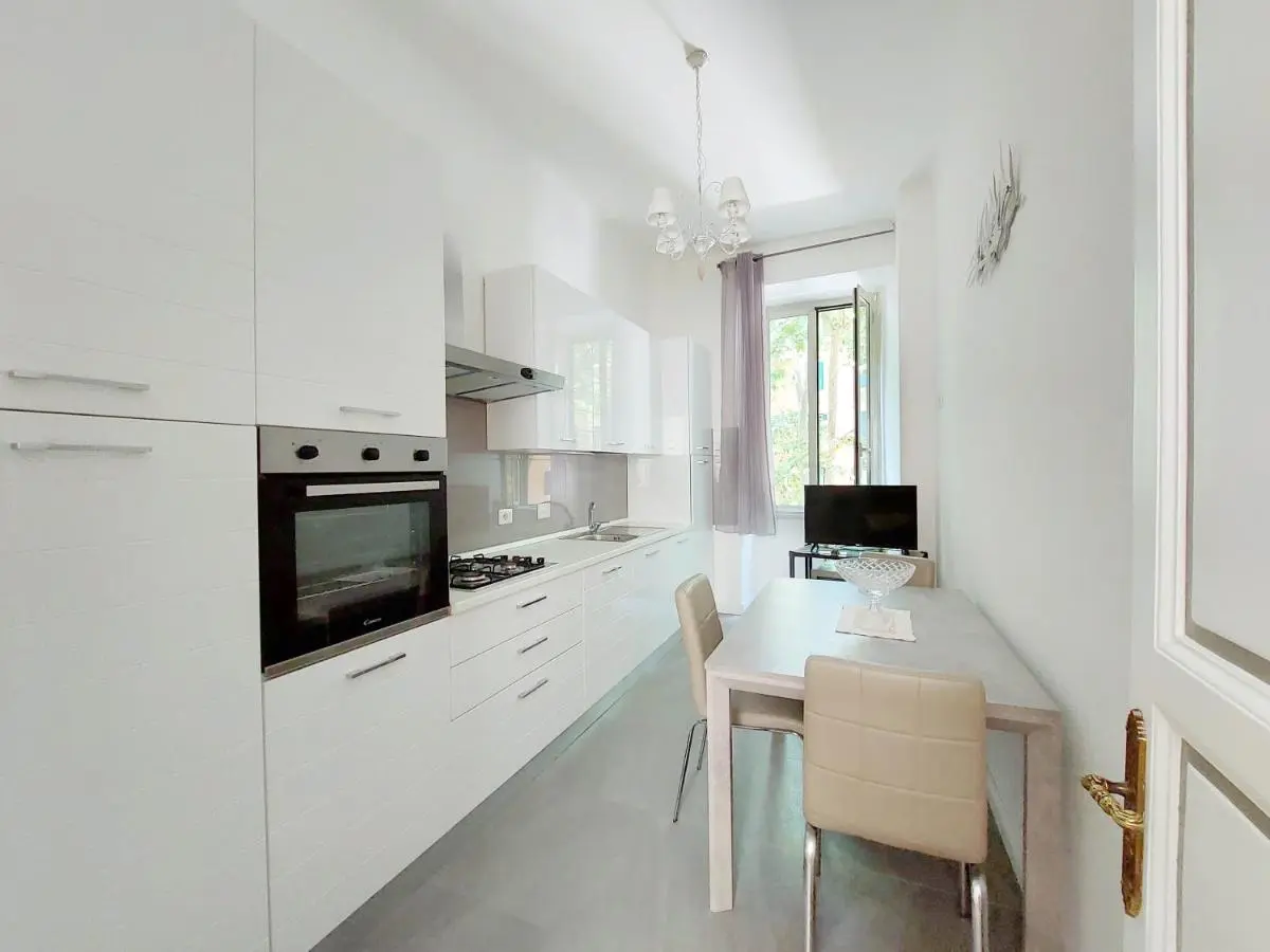 Image 3 of 4BNB – Luxury Mazzini Apartment