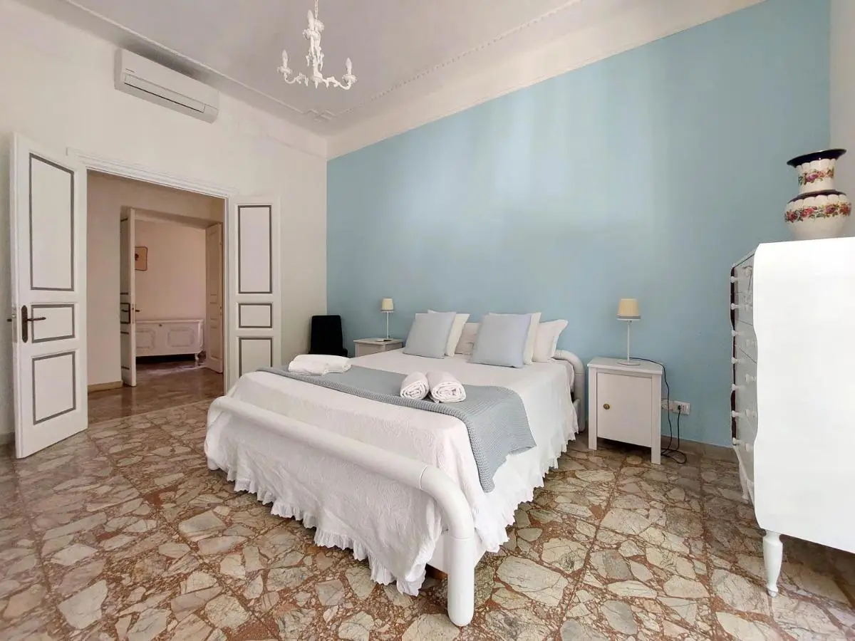 Image 6 of 4BNB – Luxury Mazzini Apartment
