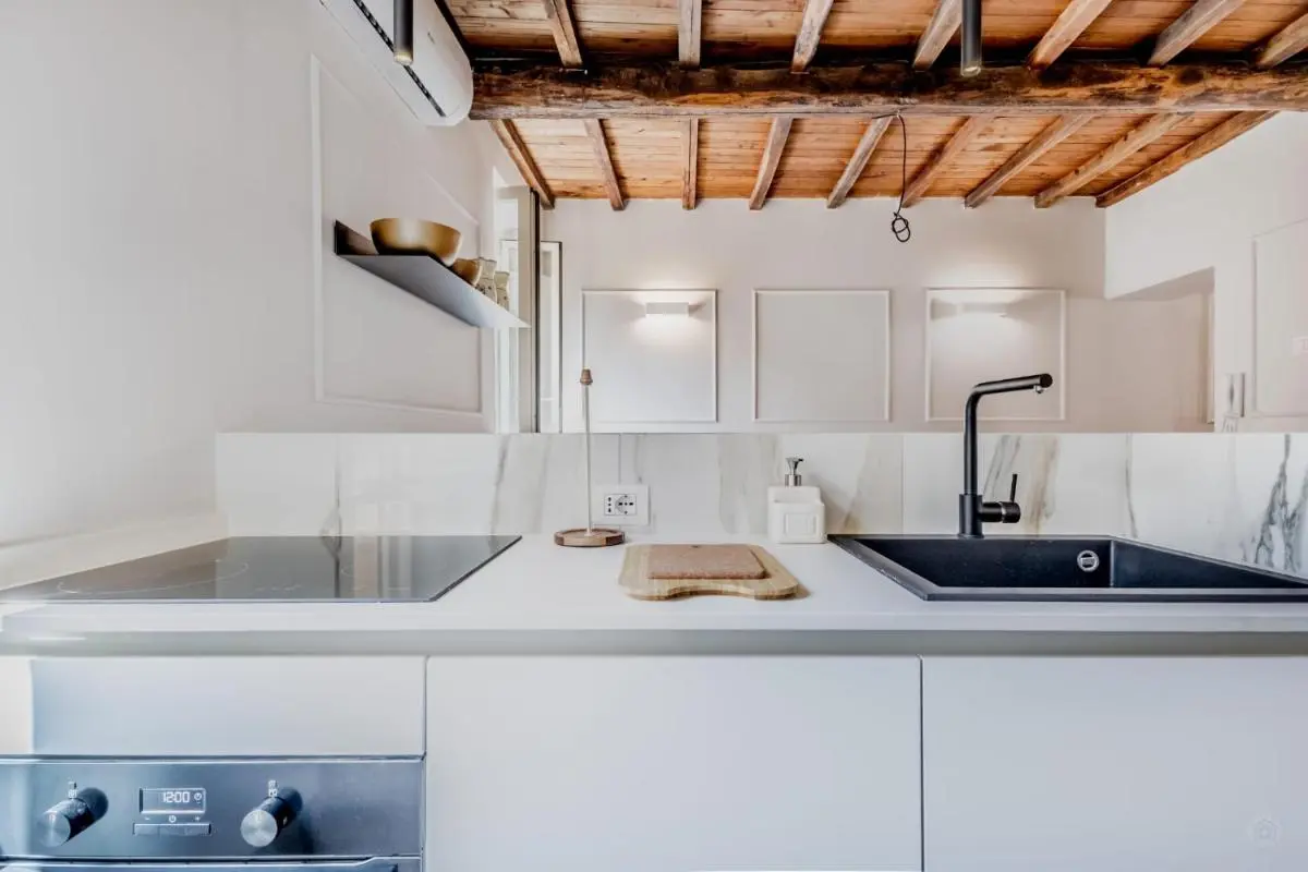 Image 2 of APT ROME – Vittoria Palace