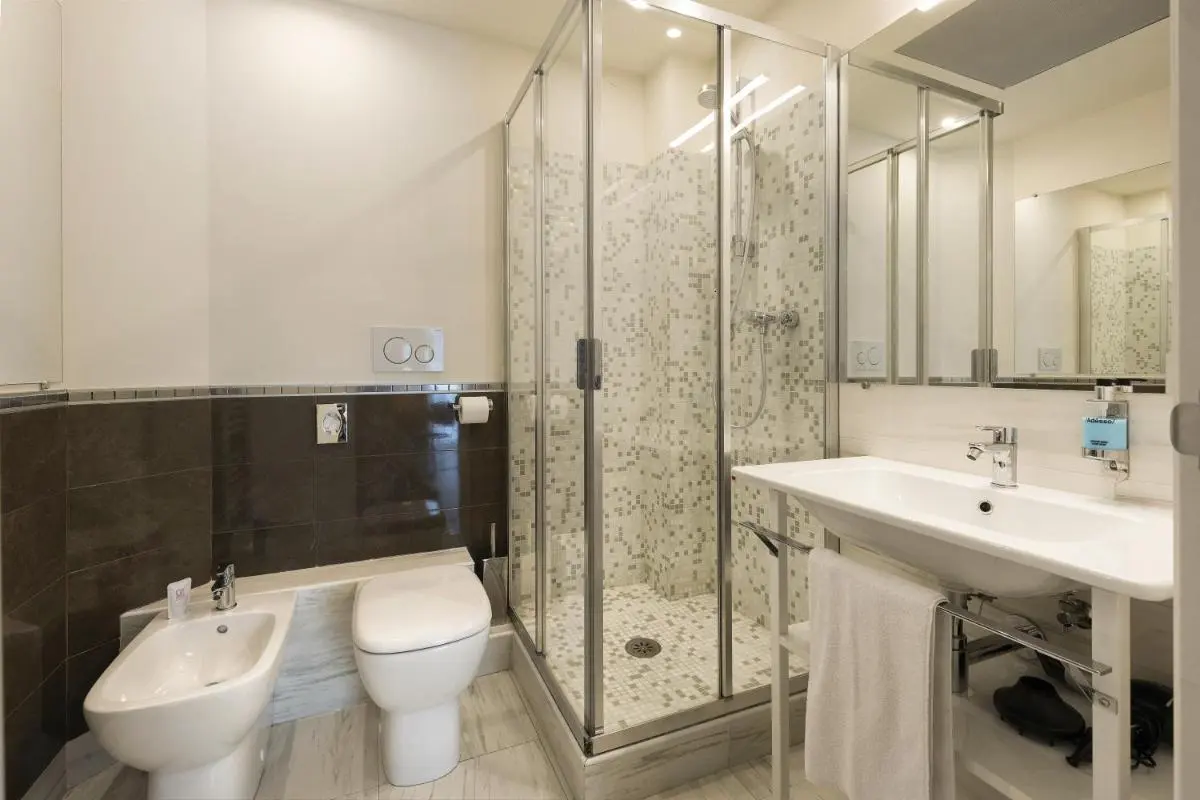 Image 2 of Adesso Hotel