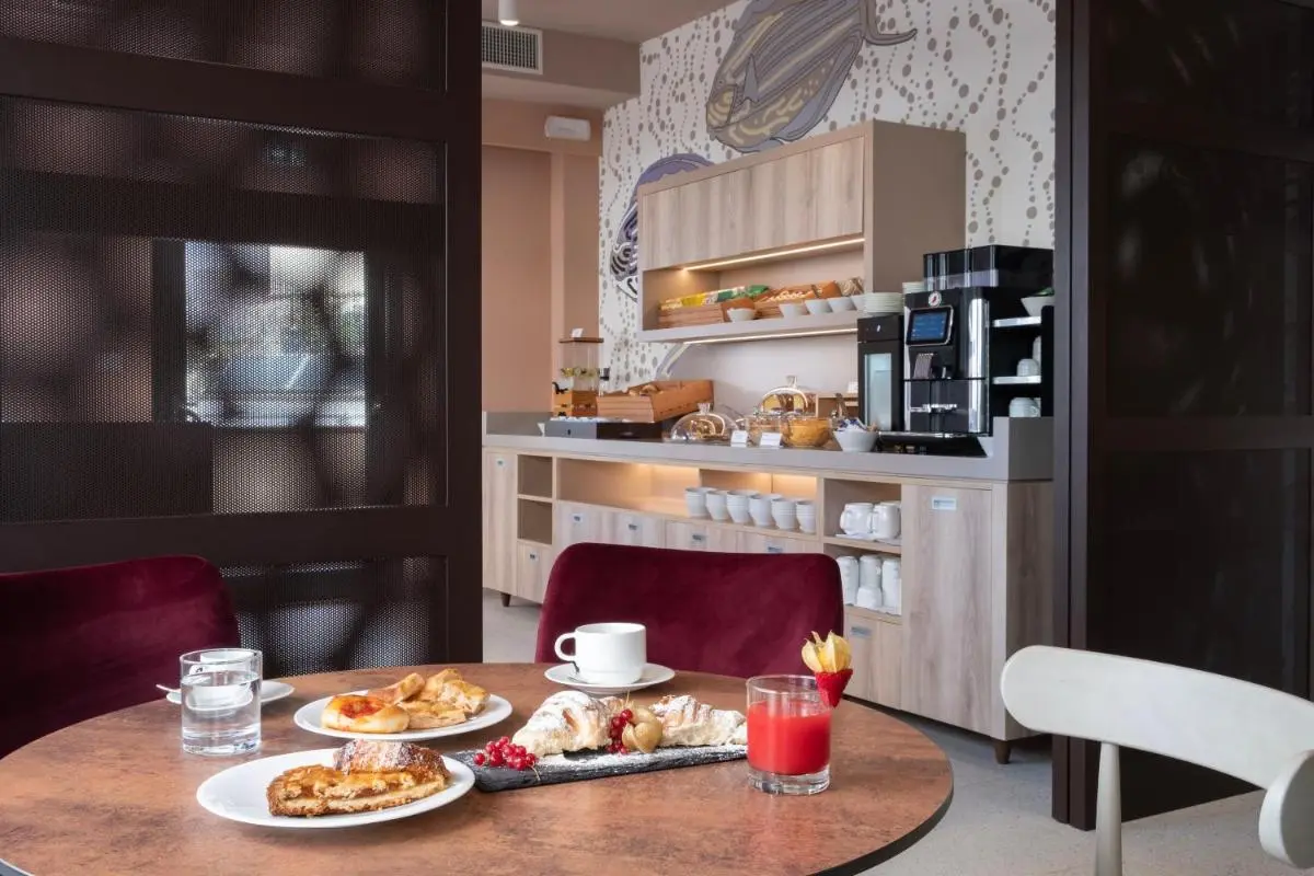 Image 3 of Adesso Hotel
