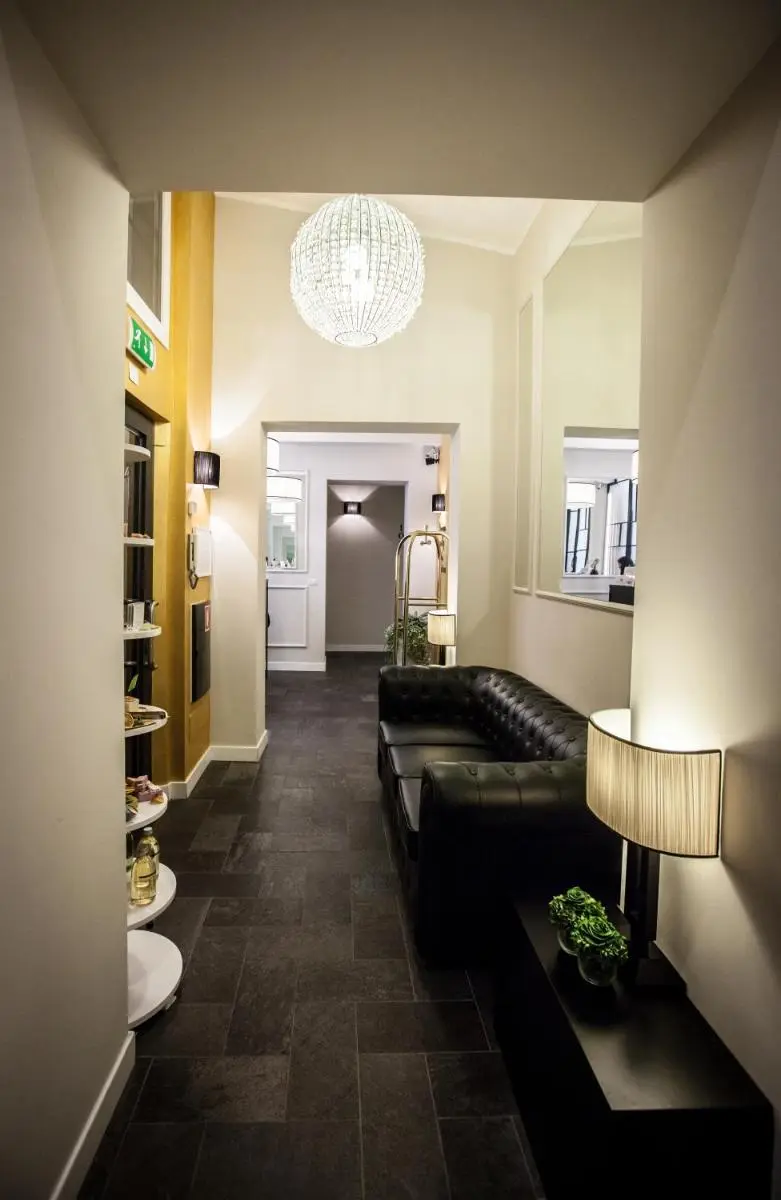Image 4 of Chic & Town Luxury Rooms