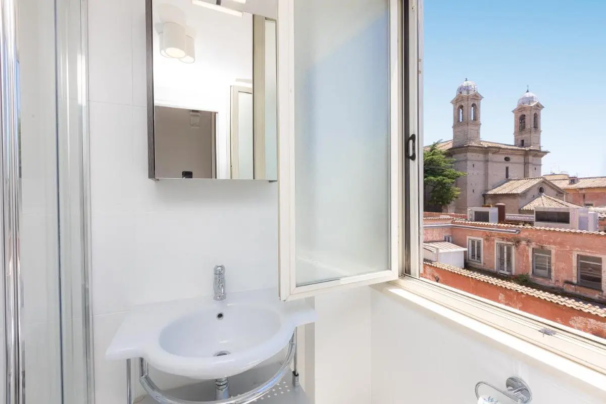 Image 2 of Corso View by Rental in Rome