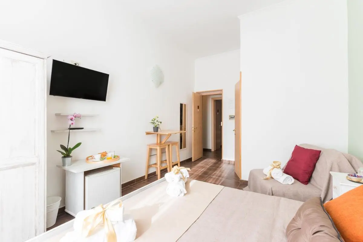 Image 4 of Domus Victoria Guest House