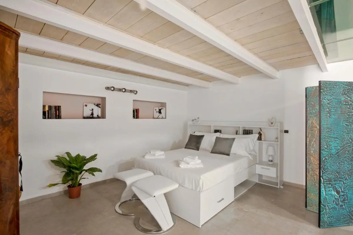 Image 1 of DrsRome – Colosseum Loft