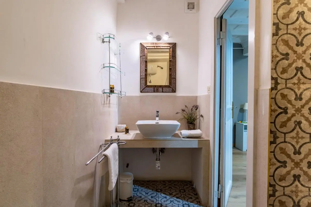 Image 2 of Elegantis Monti Suite Apartment