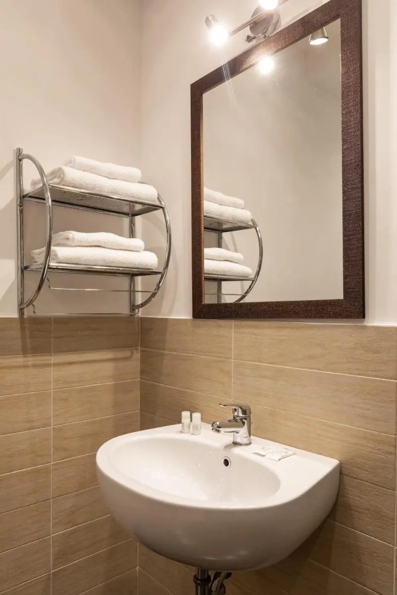 Image 3 of Fleming Suites by Hili
