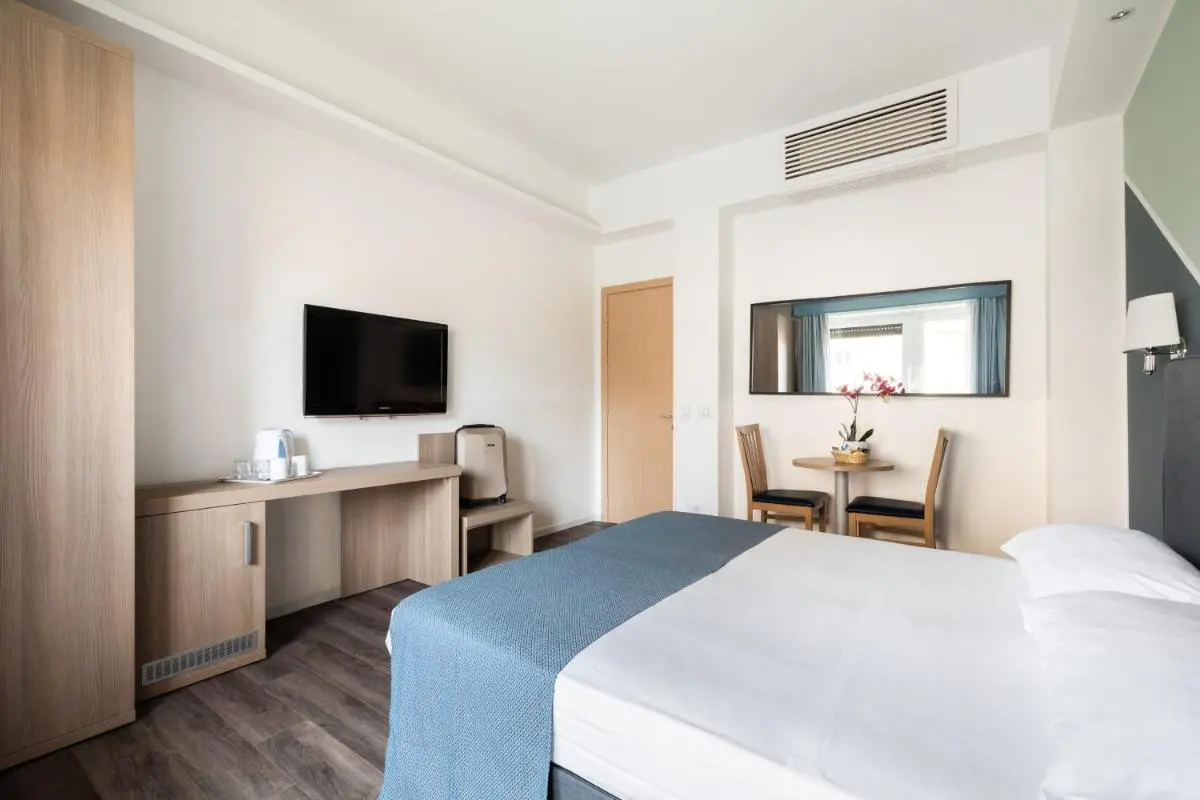 Image 2 of Fleming Suites by Hili