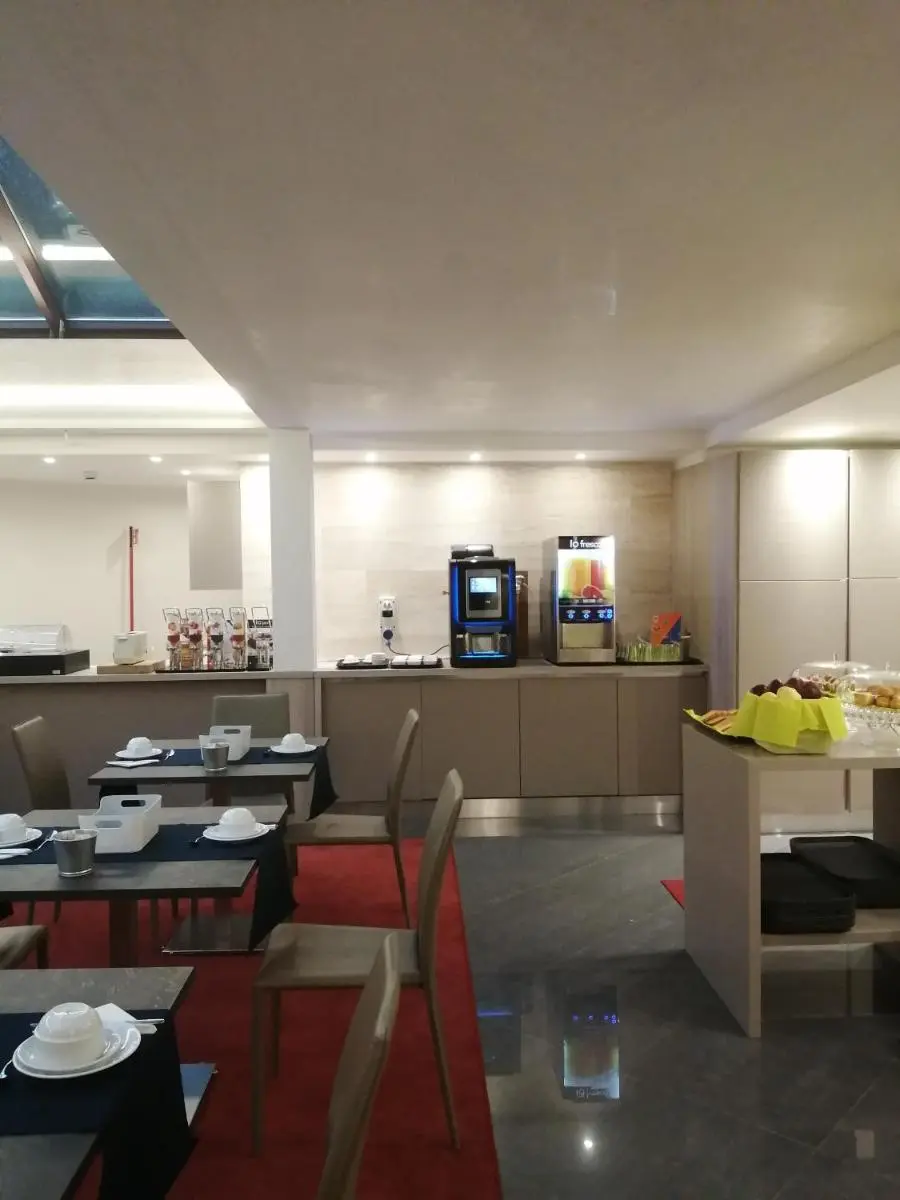 Image 3 of Gemelli Hotel