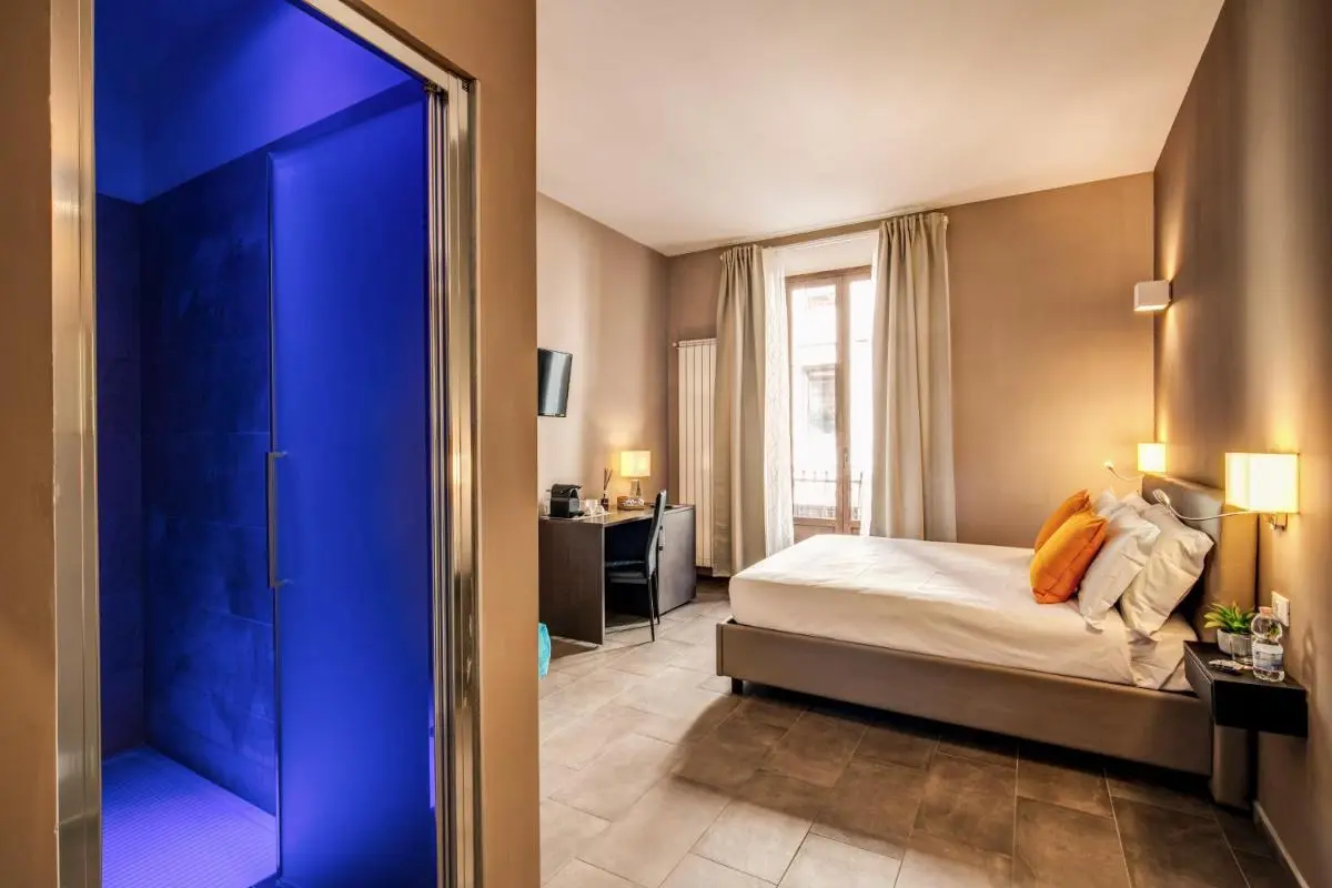Image 2 of H501 Luxury Rooms
