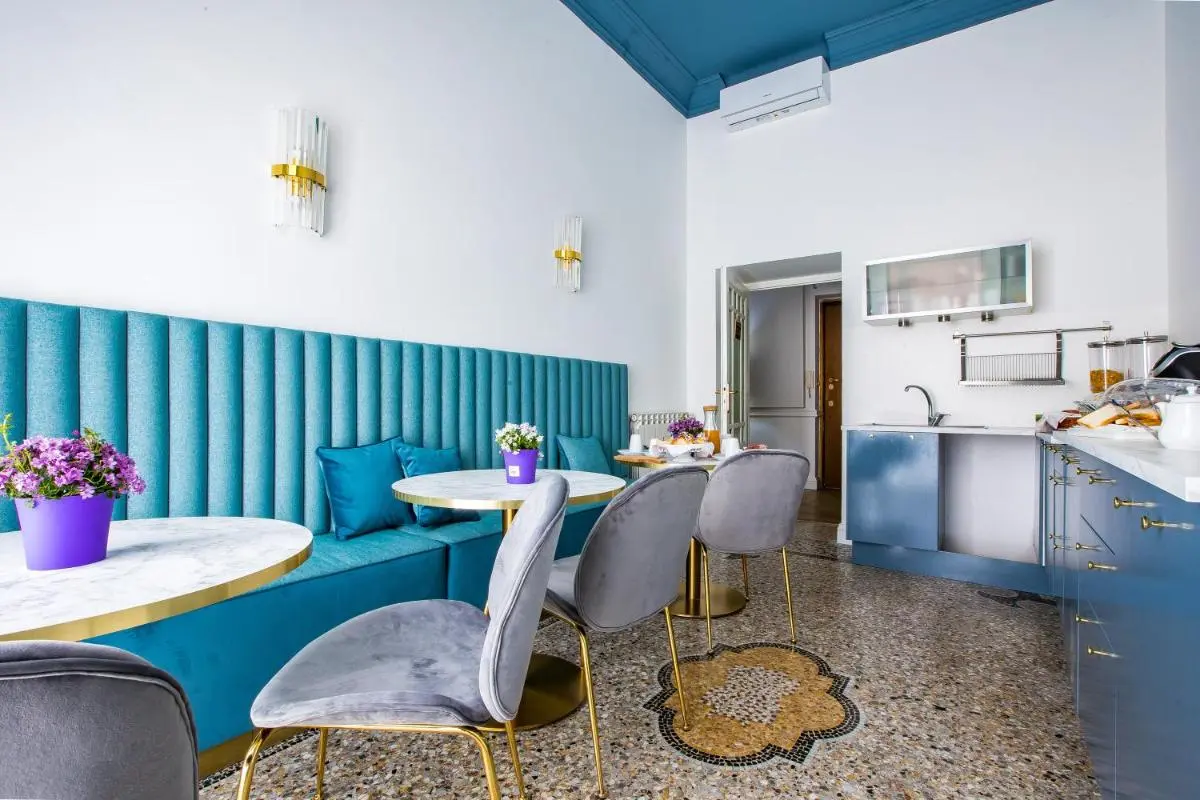 Image 2 of Hold Rome – Luxury Suites