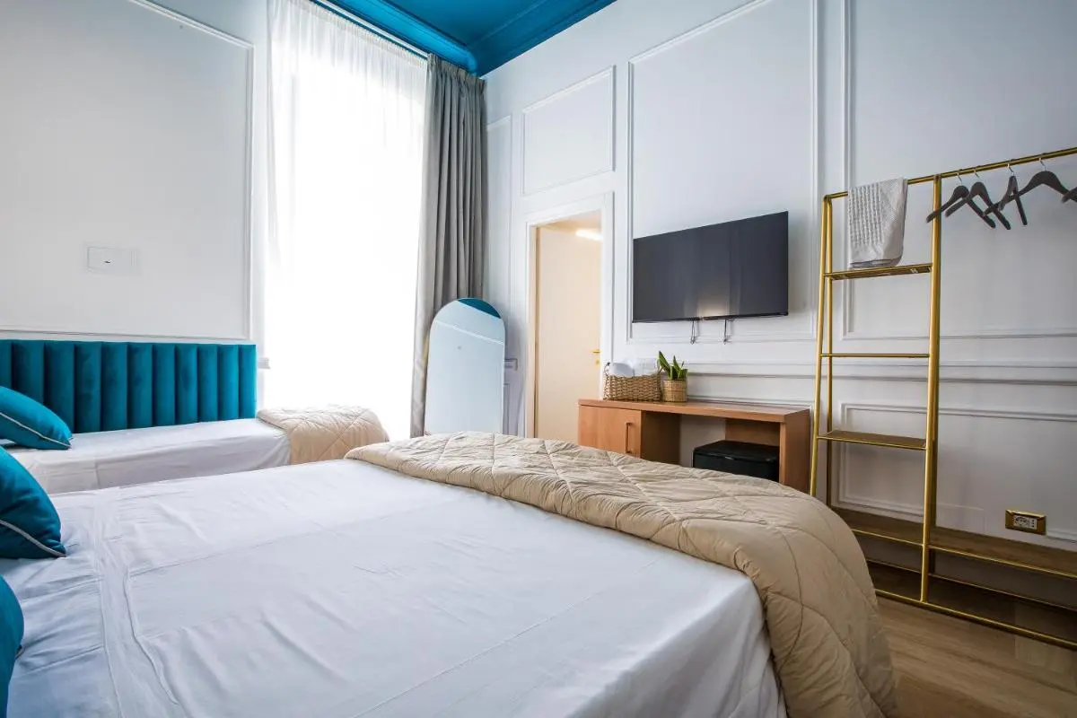 Image 1 of Hold Rome – Luxury Suites