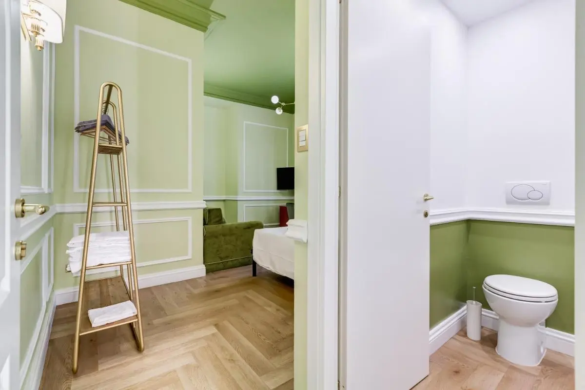 Image 6 of Hold Rome – Luxury Suites