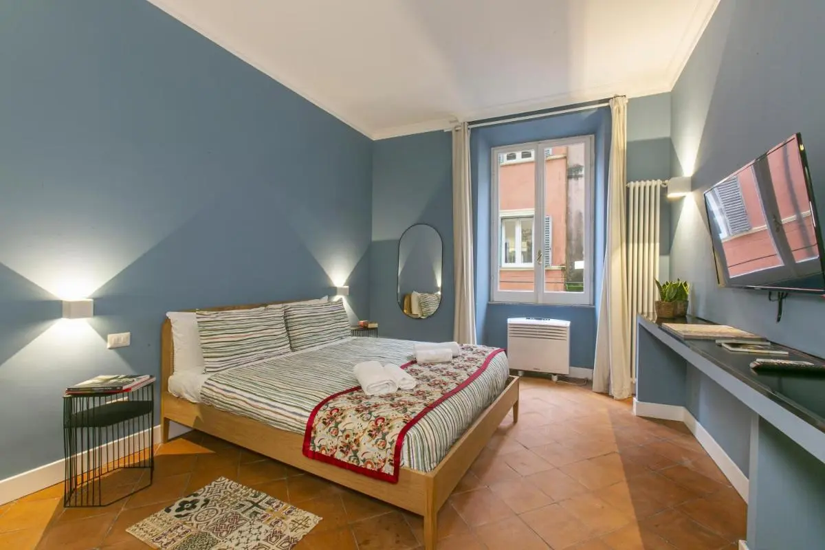 Image 1 of Home Baccina 28
