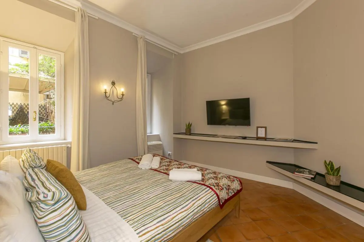 Image 4 of Home Baccina 28