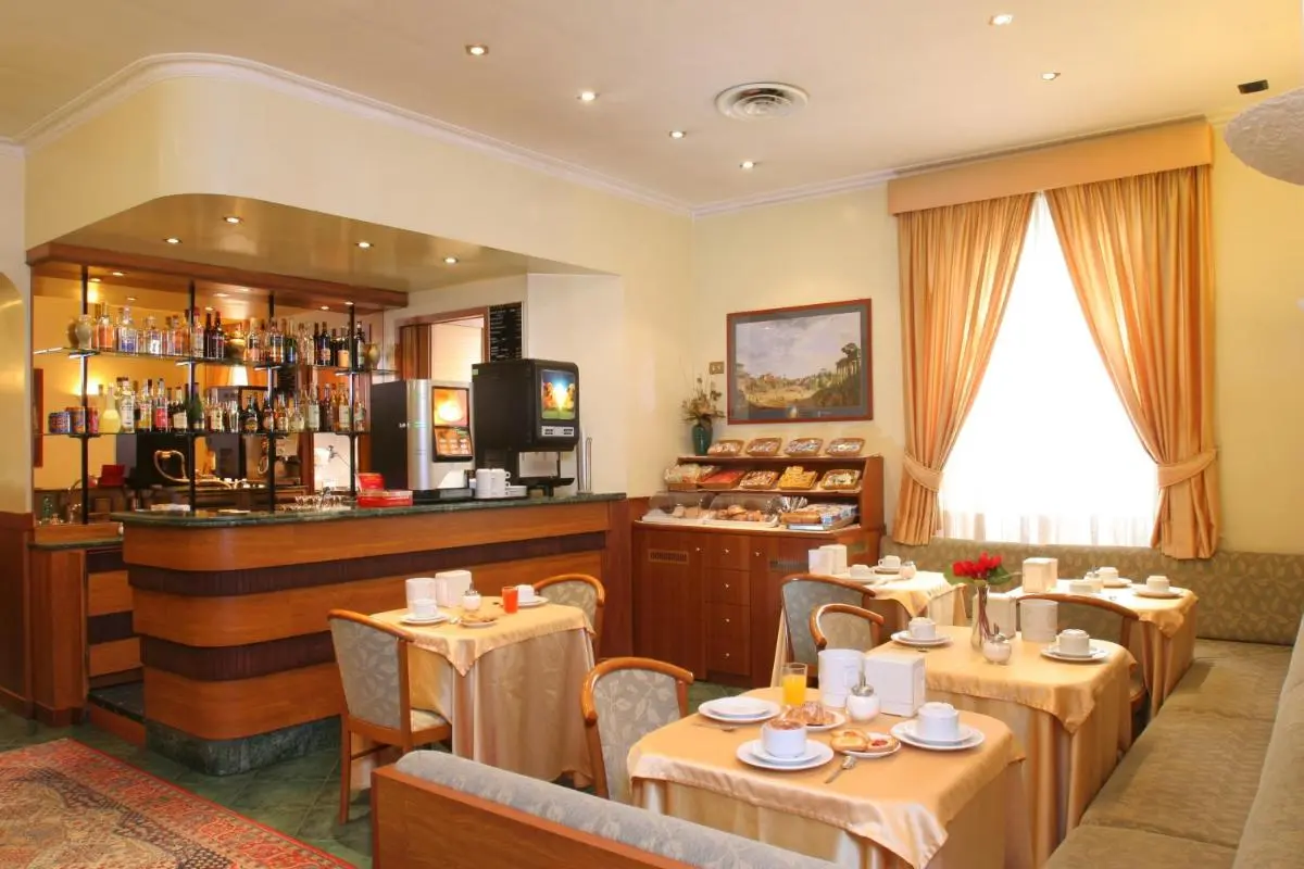 Image 2 of Hotel Argentina
