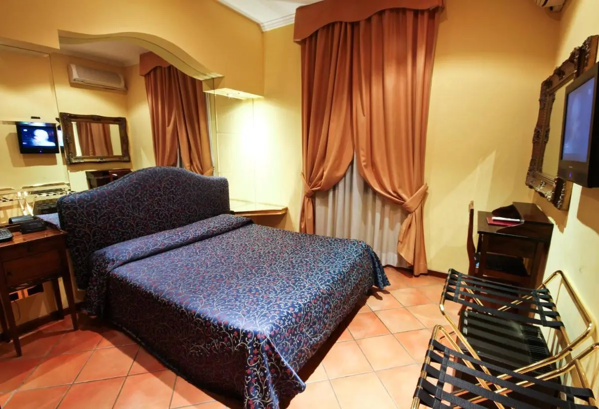 Image 2 of Hotel Canova