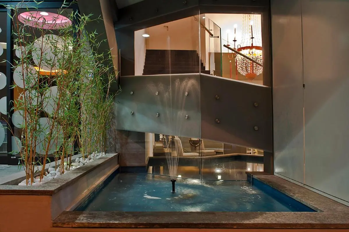 Image 2 of Hotel Caravel