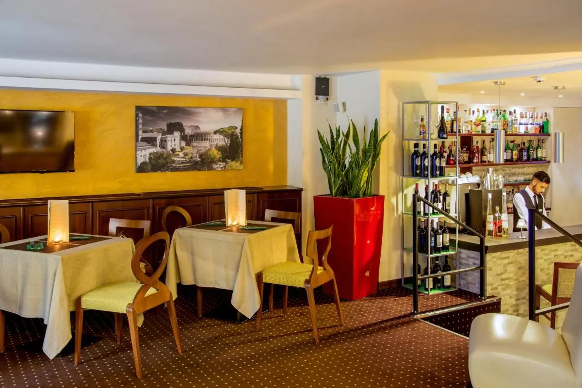 Image 2 of Hotel Oxford