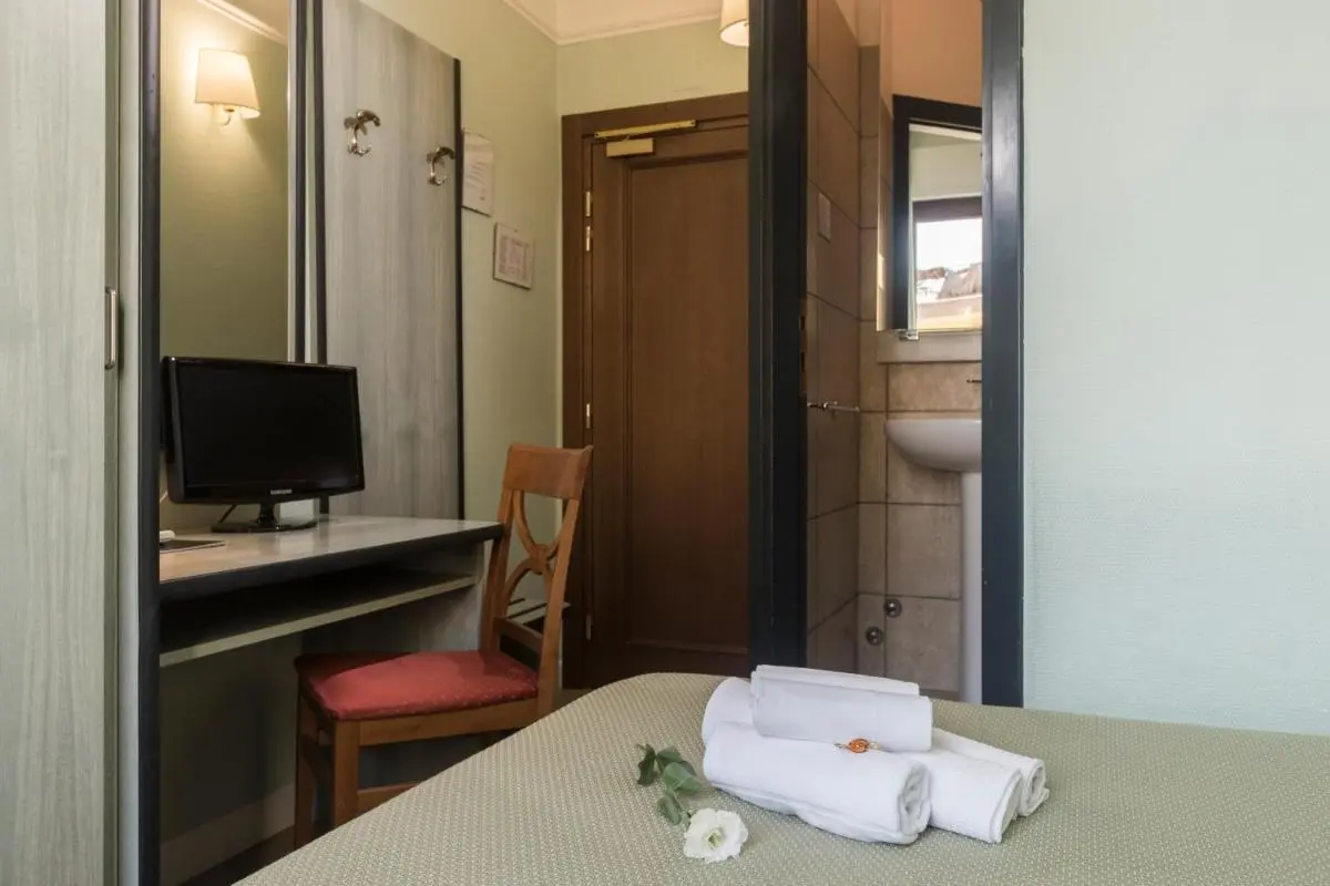Image 2 of Hotel Villa Rosa