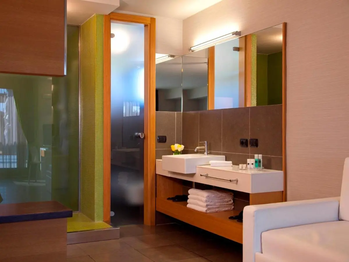 Image 2 of Hotel Zone