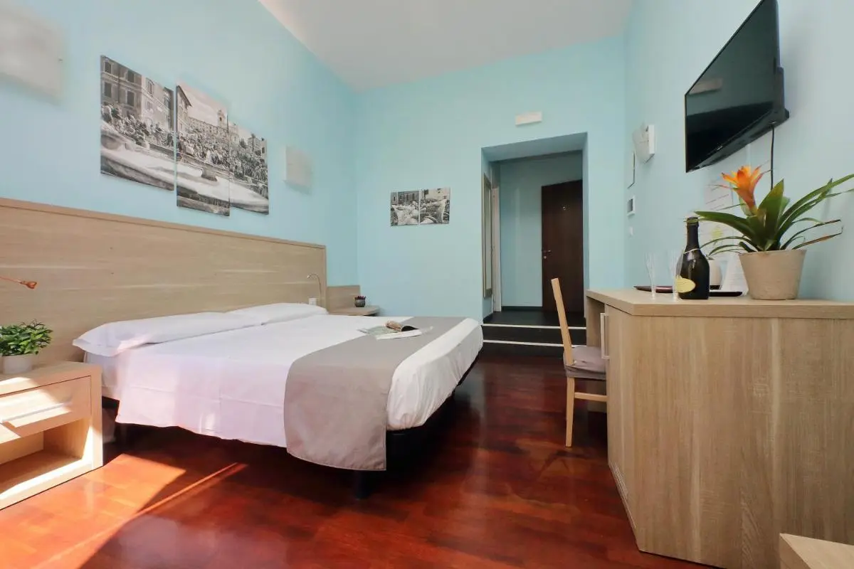 Image 4 of LHG Comfy Rooms