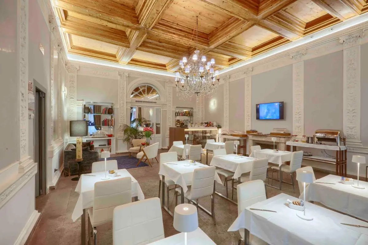 Image 4 of L’obelisque maison de luxe
