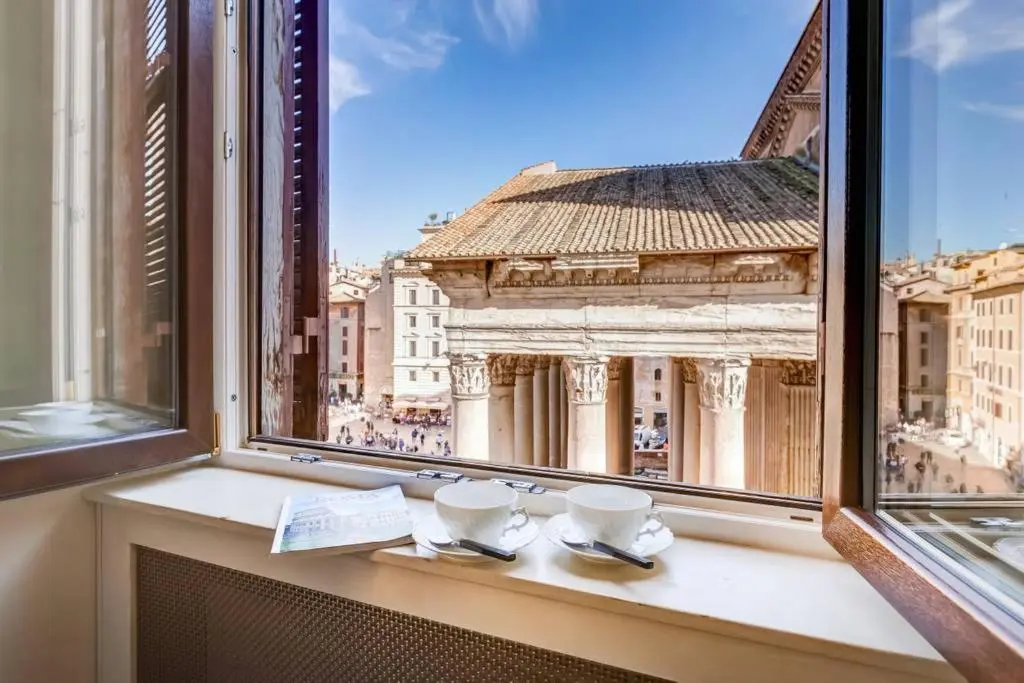 Image of Luxurious loft facing the Pantheon