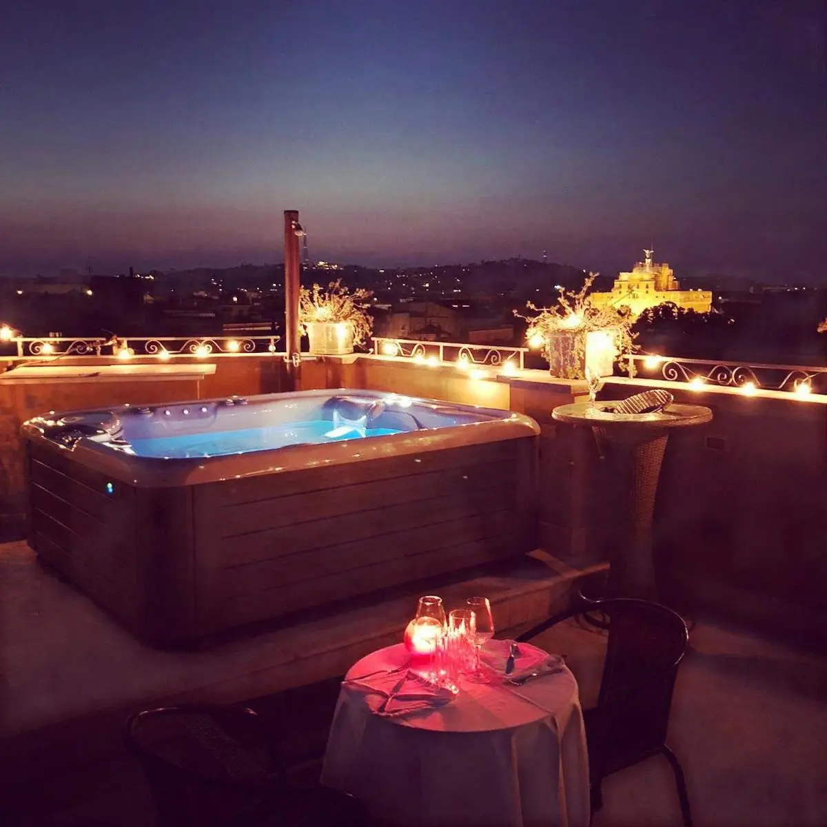 Image 3 of Navona Queen Rooftop