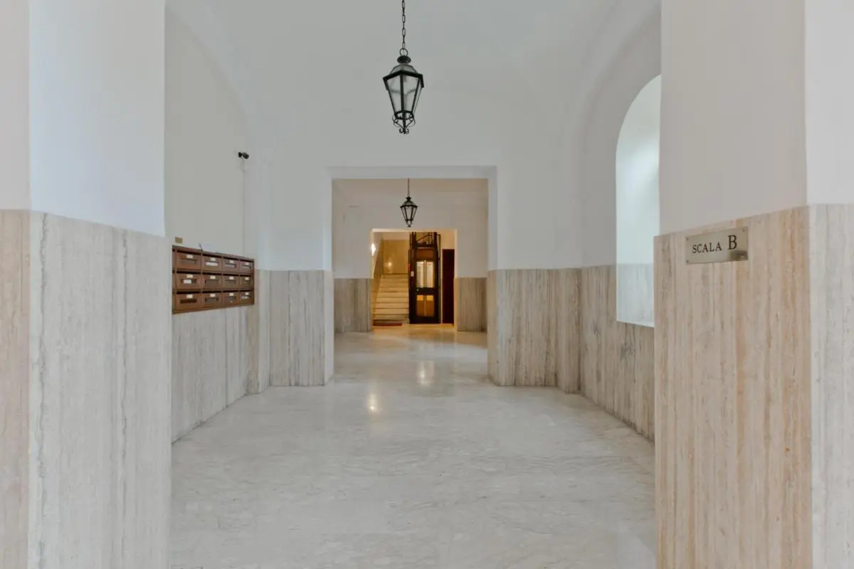 Image 4 of New Rome house 2