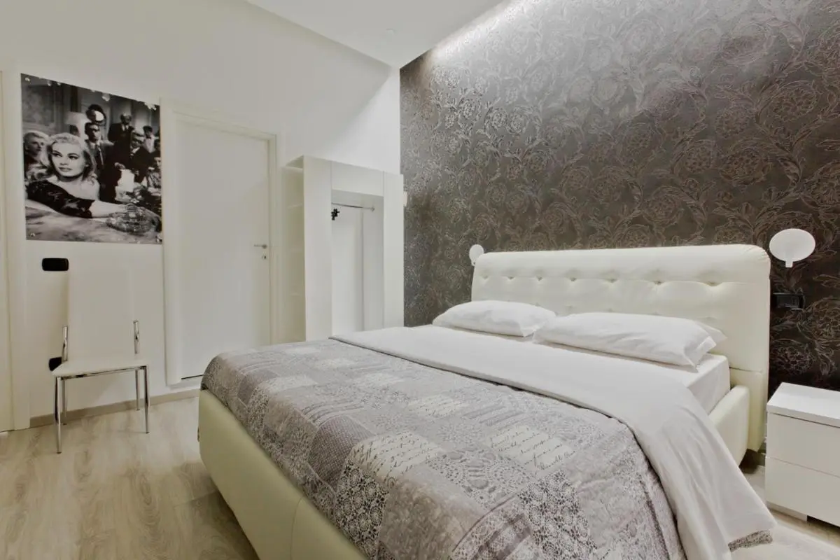 Image 1 of New Rome house 2
