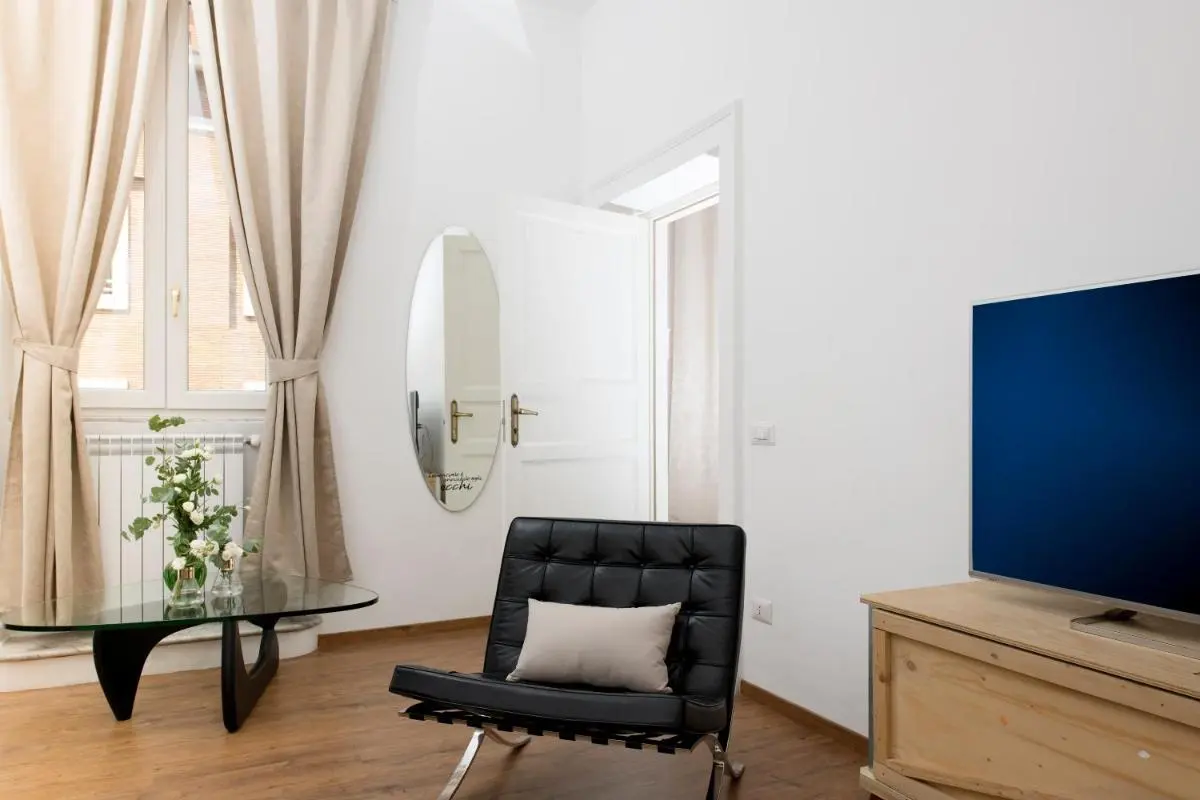 Image 4 of New! Spanish Step Design Apartment