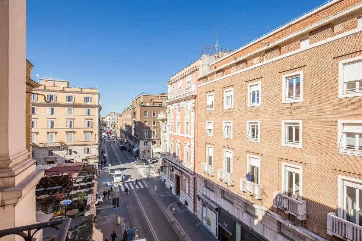 Image 5 of New! Spanish Step Design Apartment