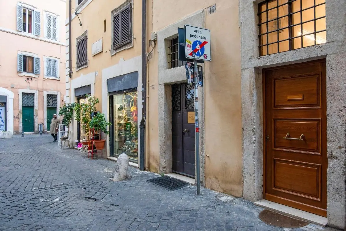 Image 5 of Pantheon Suites Rome 2