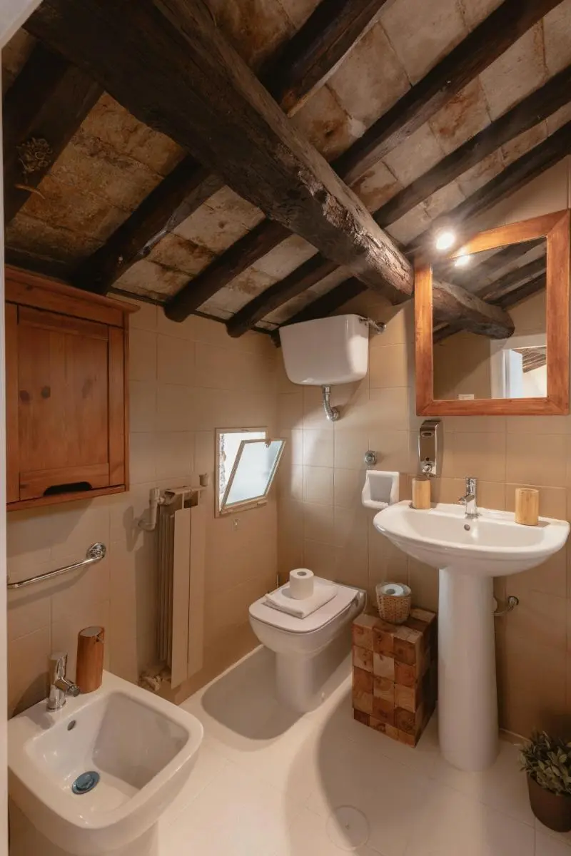 Image 6 of Piazza Navona Historic Luxury Apartment