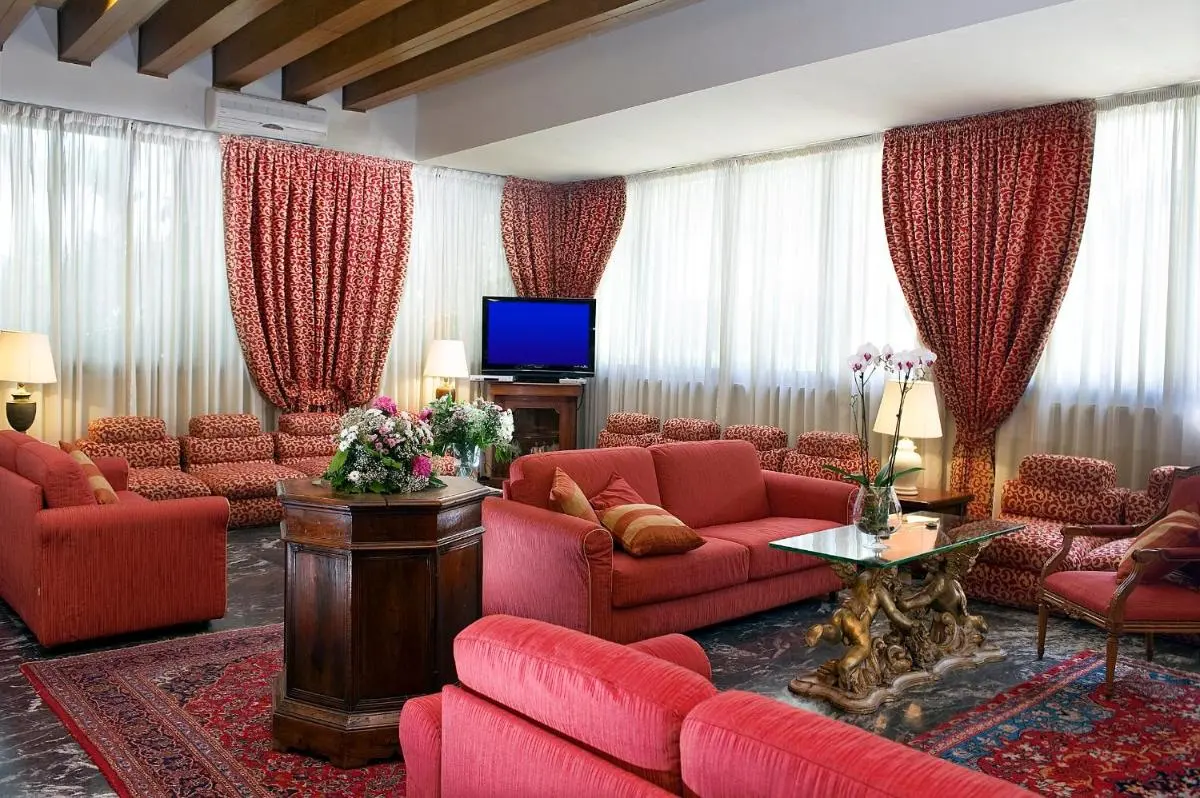 Image 4 of Pinewood Hotel Rome